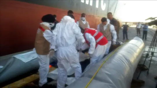 Naufragio frente a las costas de Libia Naufragio frente a las costas de Libia