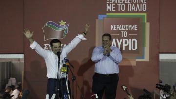 Alexis Tsipras y Panos Kammenos tras el resultado de las elecciones