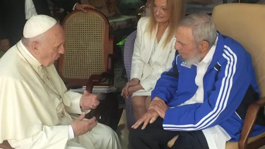 El papa Francisco se reúne con Fidel Castro El papa Francisco se reúne con Fidel Castro