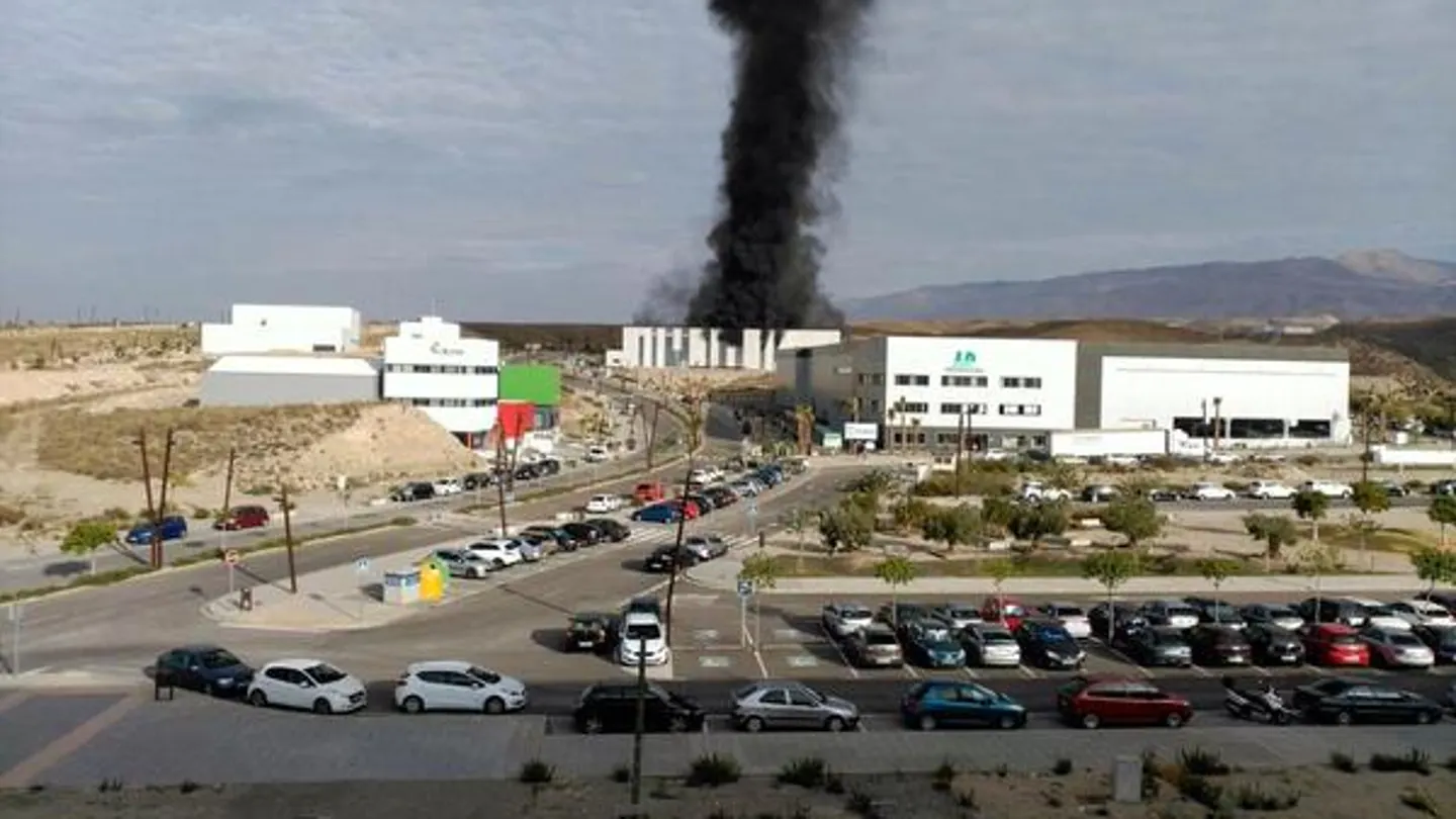 Masa de humo tras la explosión Masa de humo tras la explosión