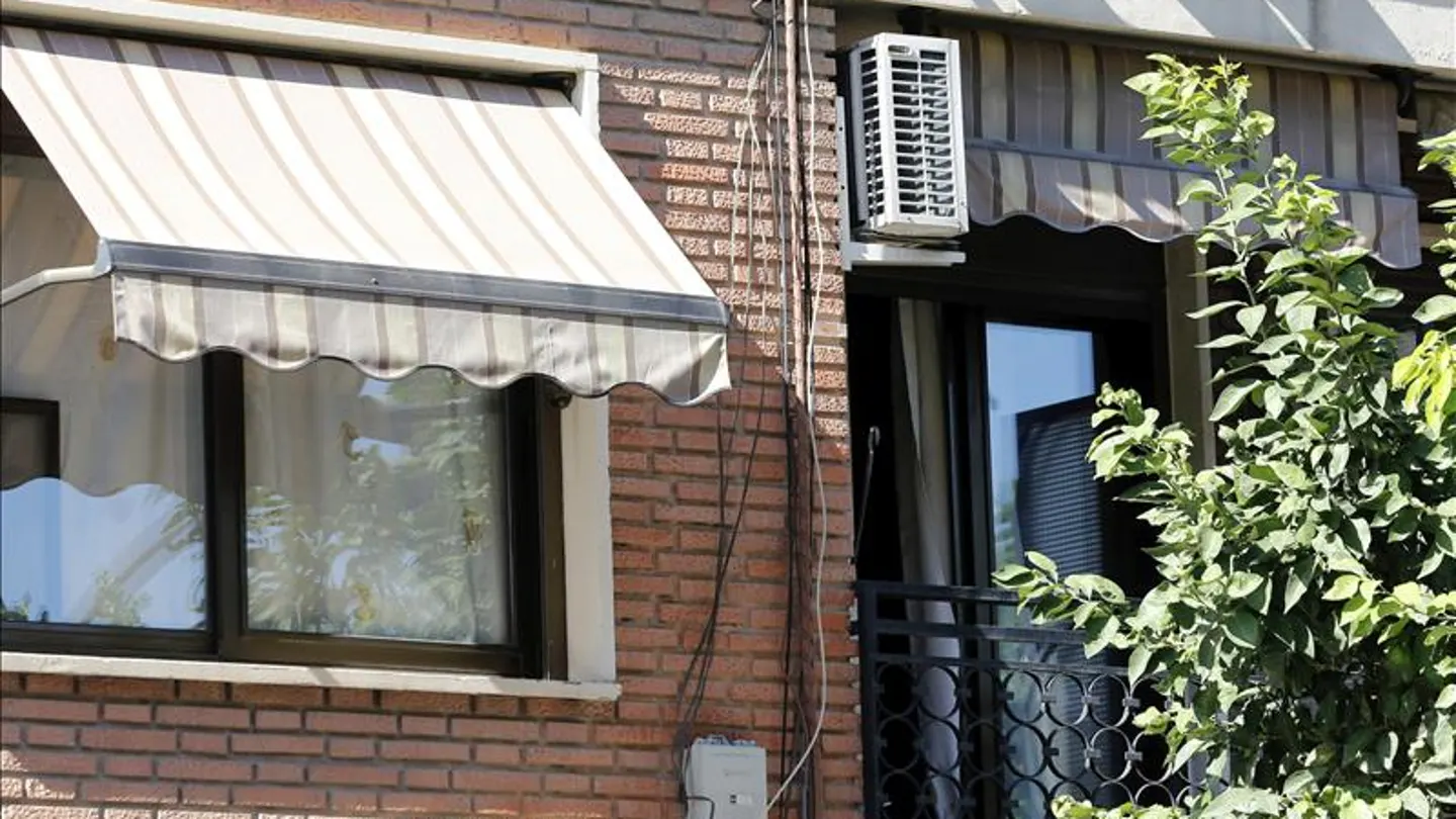 Un hombre detenido tras rociar y quemar con alcohol a su pareja en Valencia Un hombre detenido tras rociar y quemar con alcohol a su pareja en Valencia