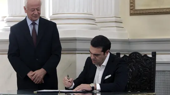 Alexis Tsipras jura su cargo como primer ministro griego por segunda vez en un año Alexis Tsipras jura su cargo como primer ministro griego por segunda vez en un año