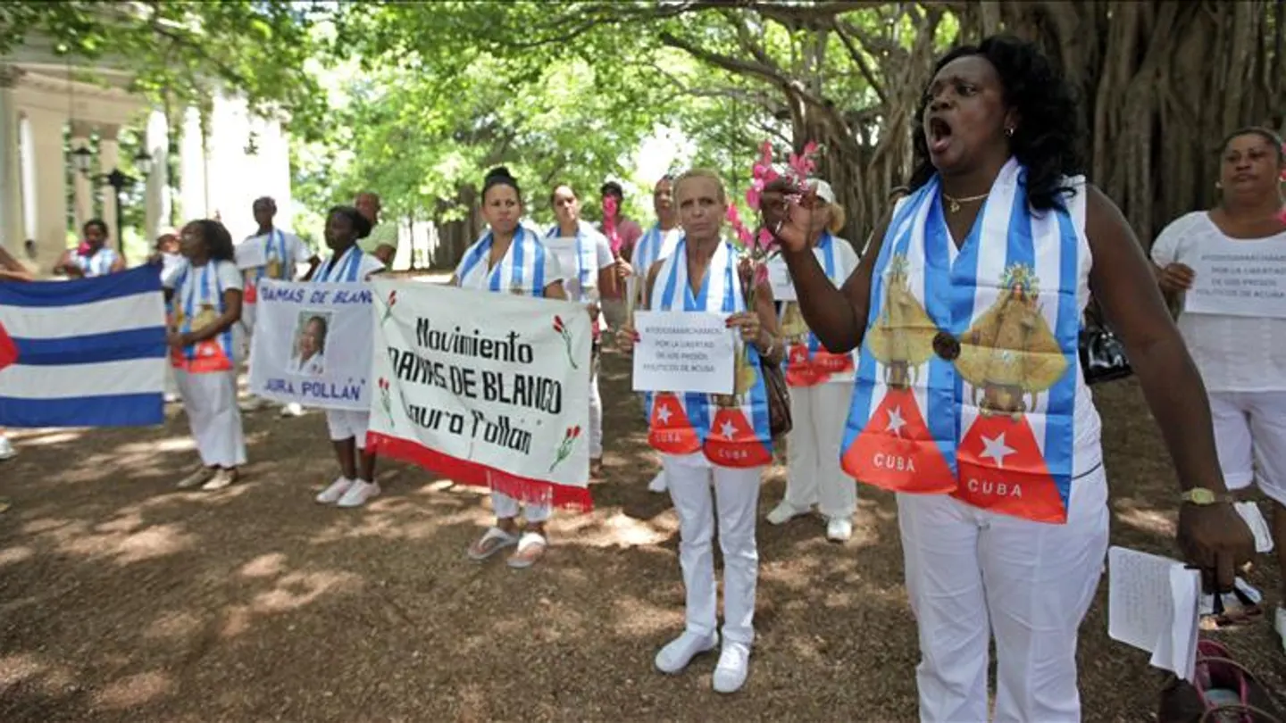 Un grupo de disidentes cubanos participa en una manifestación contra el Gobierno Un grupo de disidentes cubanos participa en una manifestación contra el Gobierno
