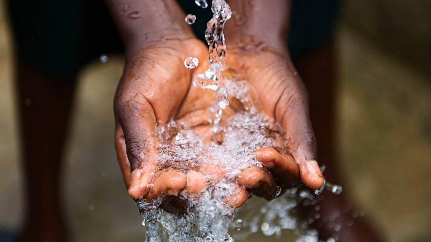 Encuentran una manera r&aacute;pida de convertir agua de mar en agua potable