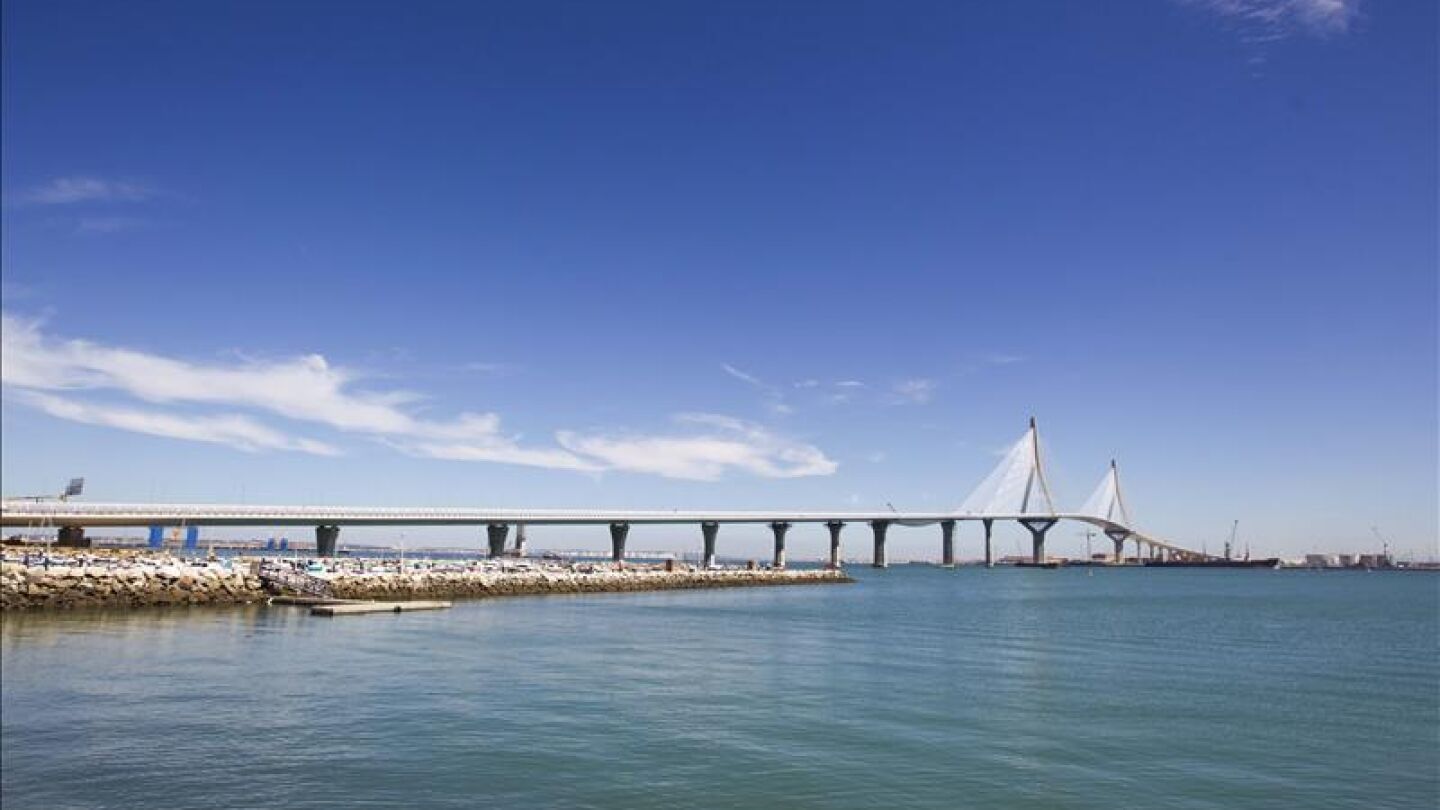 Puente 'Constituci&oacute;n 1812'