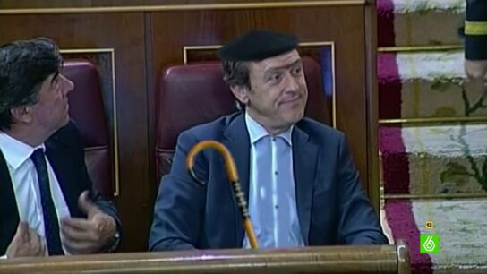 Rafael Hernando se toma muy en serio las porras y los garrotazos