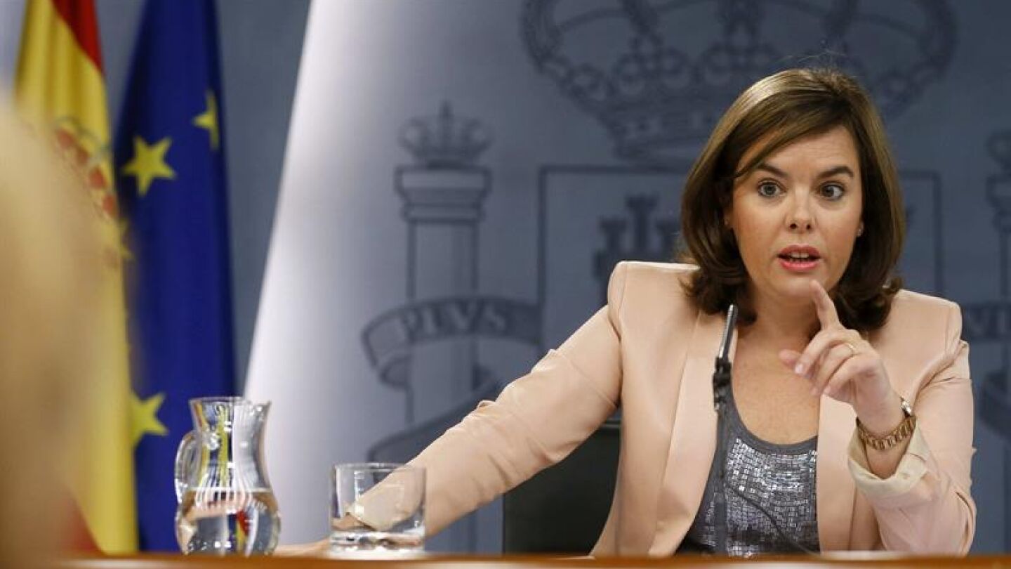 Soraya S&aacute;enz de Santamar&iacute;a durante una rueda de prensa en el Palacio de la Moncloa