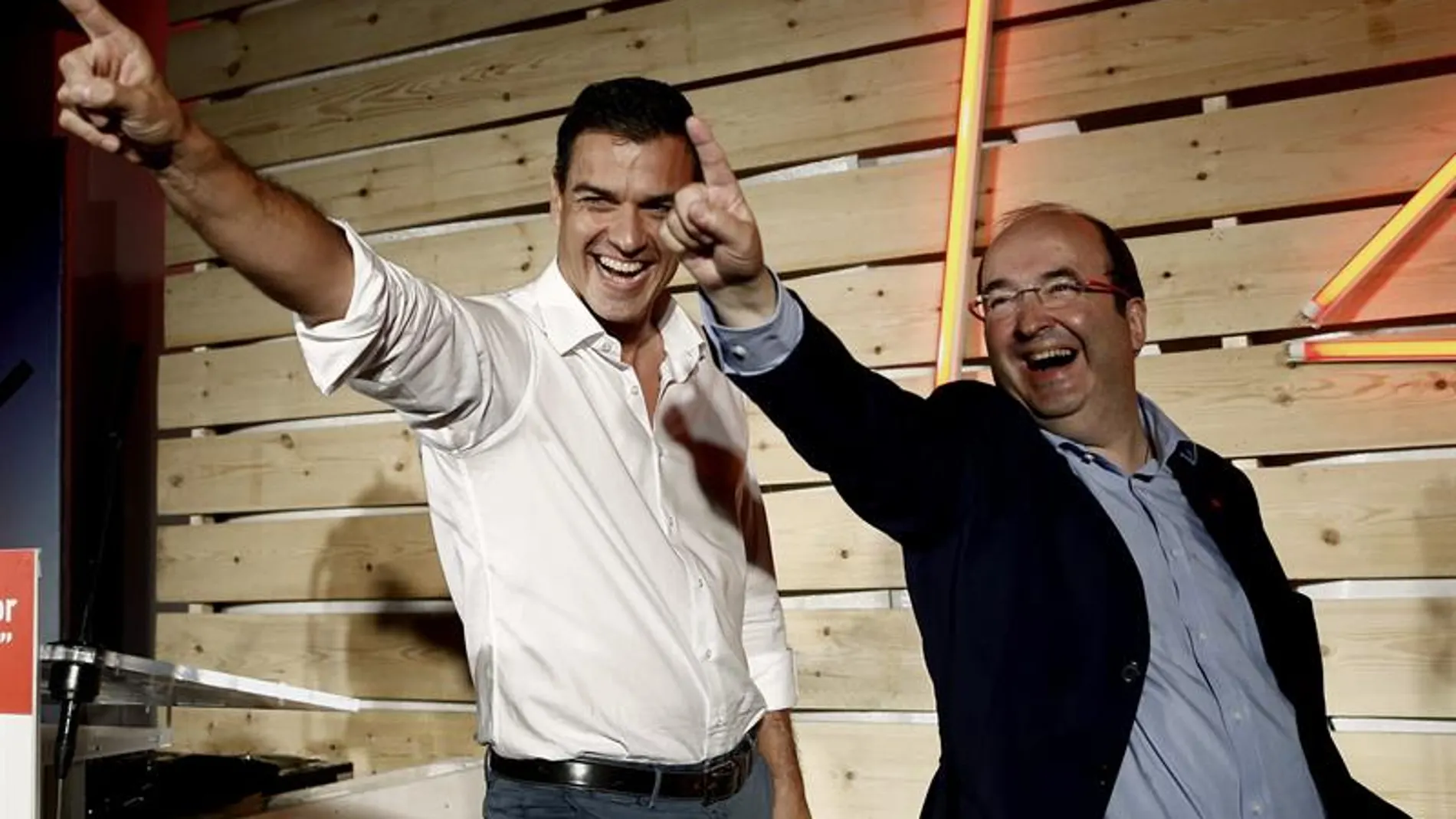 Pedro Sánchez y Miquel Iceta, en el acto de cierre de campaña 