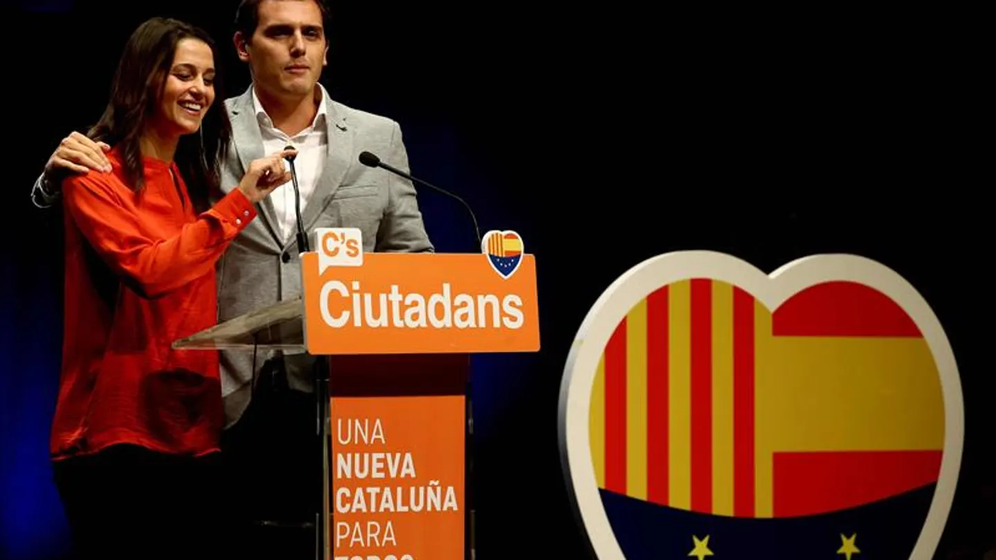 Inés Arrimadas y Albert Rivera durante el cierre de campaña de Ciudadanos en Barcelona Inés Arrimadas y Albert Rivera durante el cierre de campaña de Ciudadanos en Barcelona