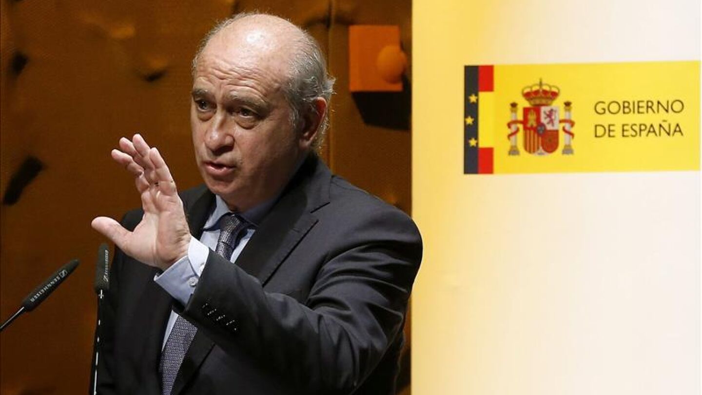 Jorge Fern&aacute;ndez D&iacute;az compara la guerra de las banderas con cuando ETA estaba operativa
