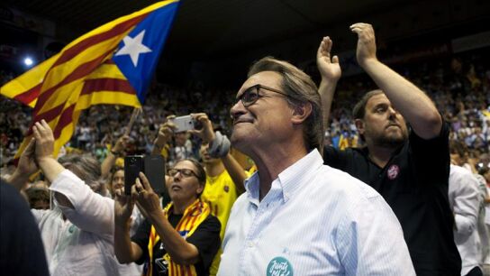 El presidente de la Generalitat, Artur Mas, anoche en el pen&uacute;ltimo mitin de la campa&ntilde;a de "Junts pel S&iacute;"