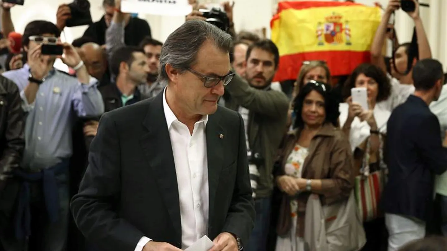 Artur Mas ejerce su derecho a voto Artur Mas ejerce su derecho a voto