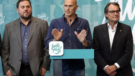 Oriol Junqueras, el candidato de Junts pel Sí, Raül Romeva, y Artur Mas Oriol Junqueras, el candidato de Junts pel Sí, Raül Romeva, y Artur Mas