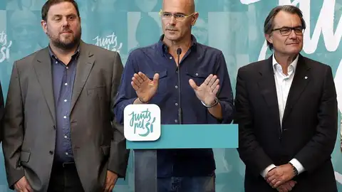 Oriol Junqueras, el candidato de Junts pel Sí, Raül Romeva, y Artur Mas Oriol Junqueras, el candidato de Junts pel Sí, Raül Romeva, y Artur Mas