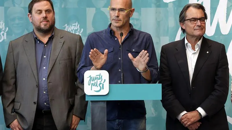 Oriol Junqueras, el candidato de Junts pel Sí, Raül Romeva, y Artur Mas Oriol Junqueras, el candidato de Junts pel Sí, Raül Romeva, y Artur Mas