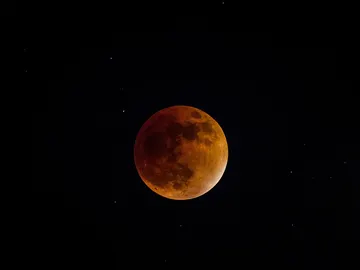 Eclipse total de la mayor superluna de los últimos 4 años Eclipse total de la mayor superluna de los últimos 4 años