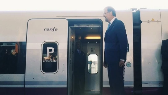 Mariano Rajoy inaugurando un AVE Mariano Rajoy inaugurando un AVE
