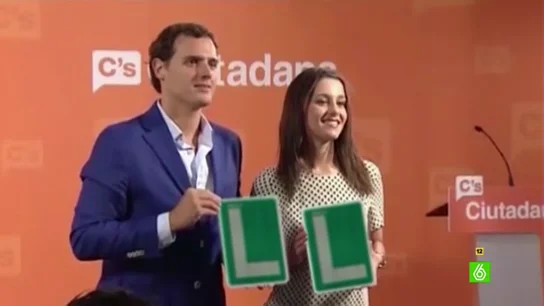 Albert Rivera e Inés Arrimadas muestran su logro de las elecciones Albert Rivera e Inés Arrimadas muestran su logro de las elecciones