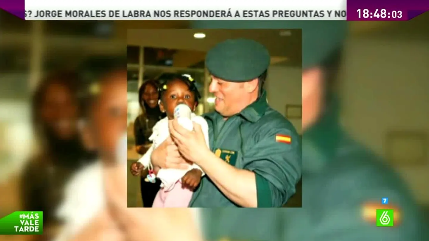 El cabo Javier comparte la custodia de Pilar, la hija de una inmigrante, a la que salvó hace cuatro años El cabo Javier comparte la custodia de Pilar, la hija de una inmigrante, a la que salvó hace cuatro años