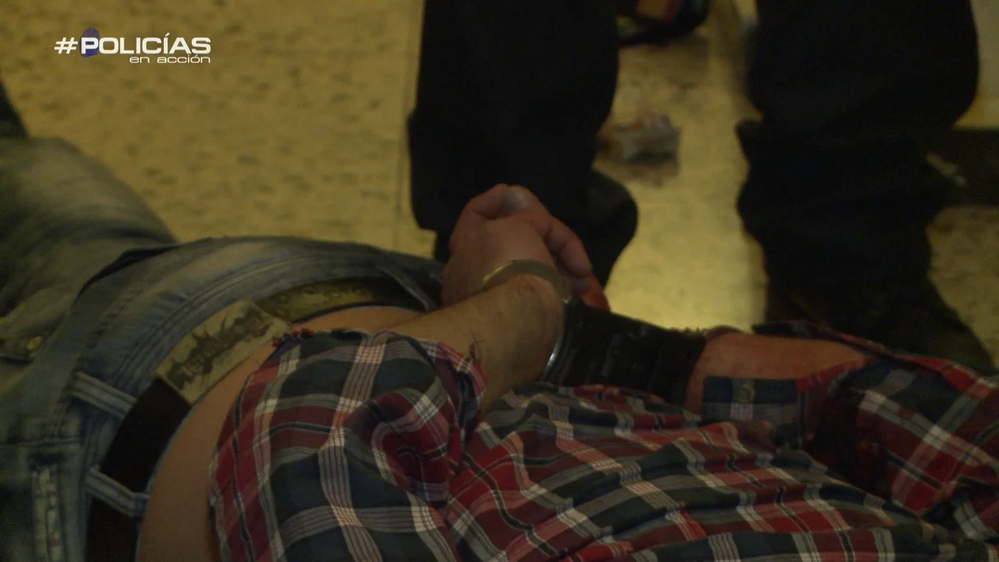 Un hombre se autolesiona y se queja de los 'Policías en acción' Un hombre se autolesiona y se queja de los 'Policías en acción'