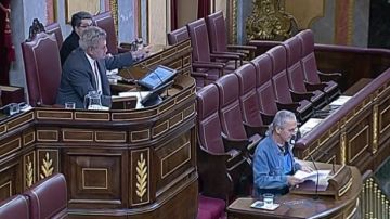 Jesús Posada expulsa de la tribuna a Sabino Cuadra