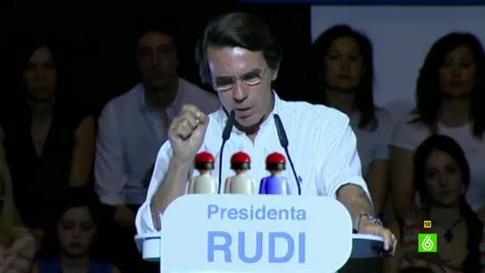 José María Aznar da su discurso... a tres muñecos José María Aznar da su discurso... a tres muñecos