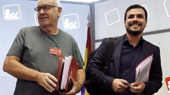 El cooordinador general de IU, Cayo Lara, y el candidato a la presidencia del Gobierno, Alberto Garzón. El cooordinador general de IU, Cayo Lara, y el candidato a la presidencia del Gobierno, Alberto Garzón.