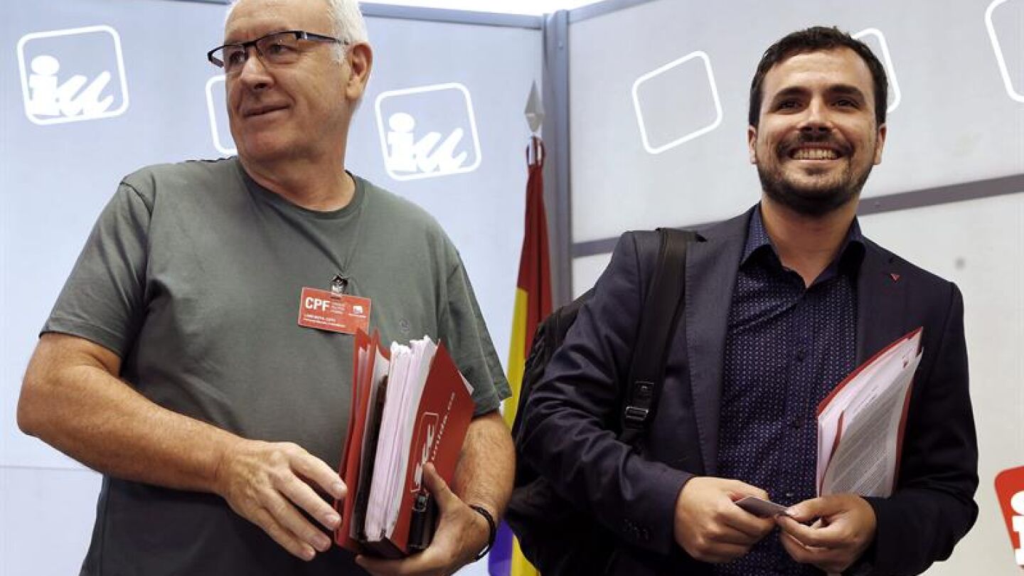 El cooordinador general de IU, Cayo Lara, y el candidato a la presidencia del Gobierno, Alberto Garz&oacute;n.