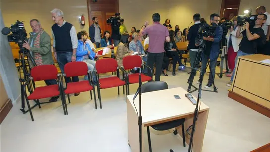 Vista de la sala de los juzgados de Santiago de Compostela donde se celebra el juicio Vista de la sala de los juzgados de Santiago de Compostela donde se celebra el juicio