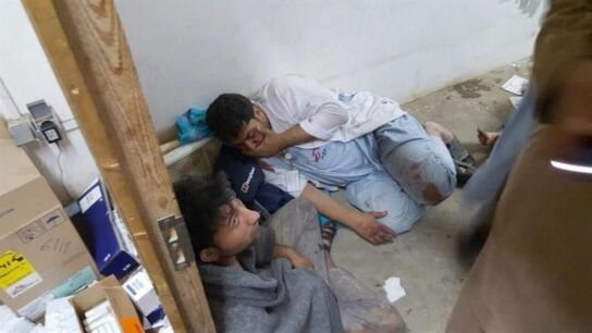 Trabajadores de M&eacute;dicos Sin Fronteras tras el bombardeo