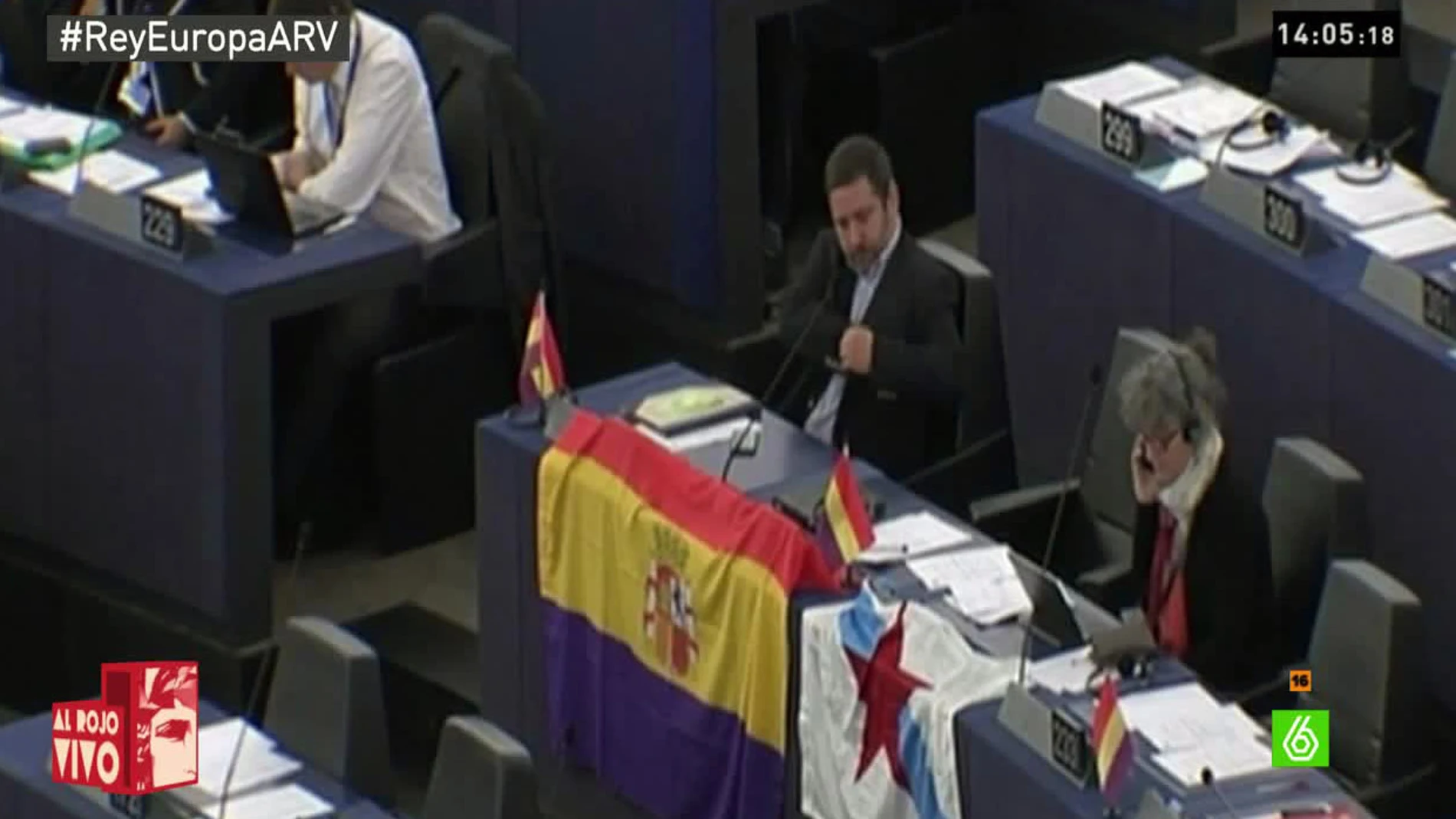 Bandera republicana y nacionalista gallega en el Parlamento Europeo