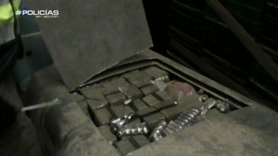 Los agentes de Polic&iacute;as en acci&oacute;n registran un almac&eacute;n de distribuci&oacute;n de hach&iacute;s