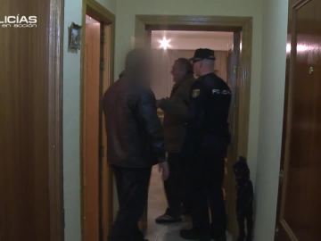 Un hombre acude a la Policía porque su hijo le quiere matar Un hombre acude a la Policía porque su hijo le quiere matar