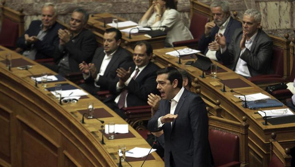 Alexis Tsipras, durante un debate parlamentario