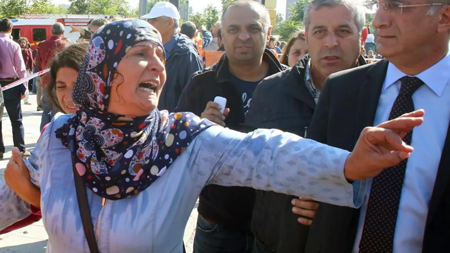 La población reacciona tras el atentado en Ankara La población reacciona tras el atentado en Ankara