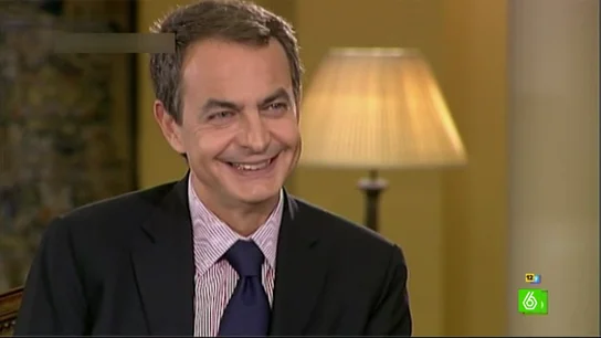 José Luis Rodríguez Zapatero da una alegría a Agustín empleado de Dormity José Luis Rodríguez Zapatero da una alegría a Agustín empleado de Dormity