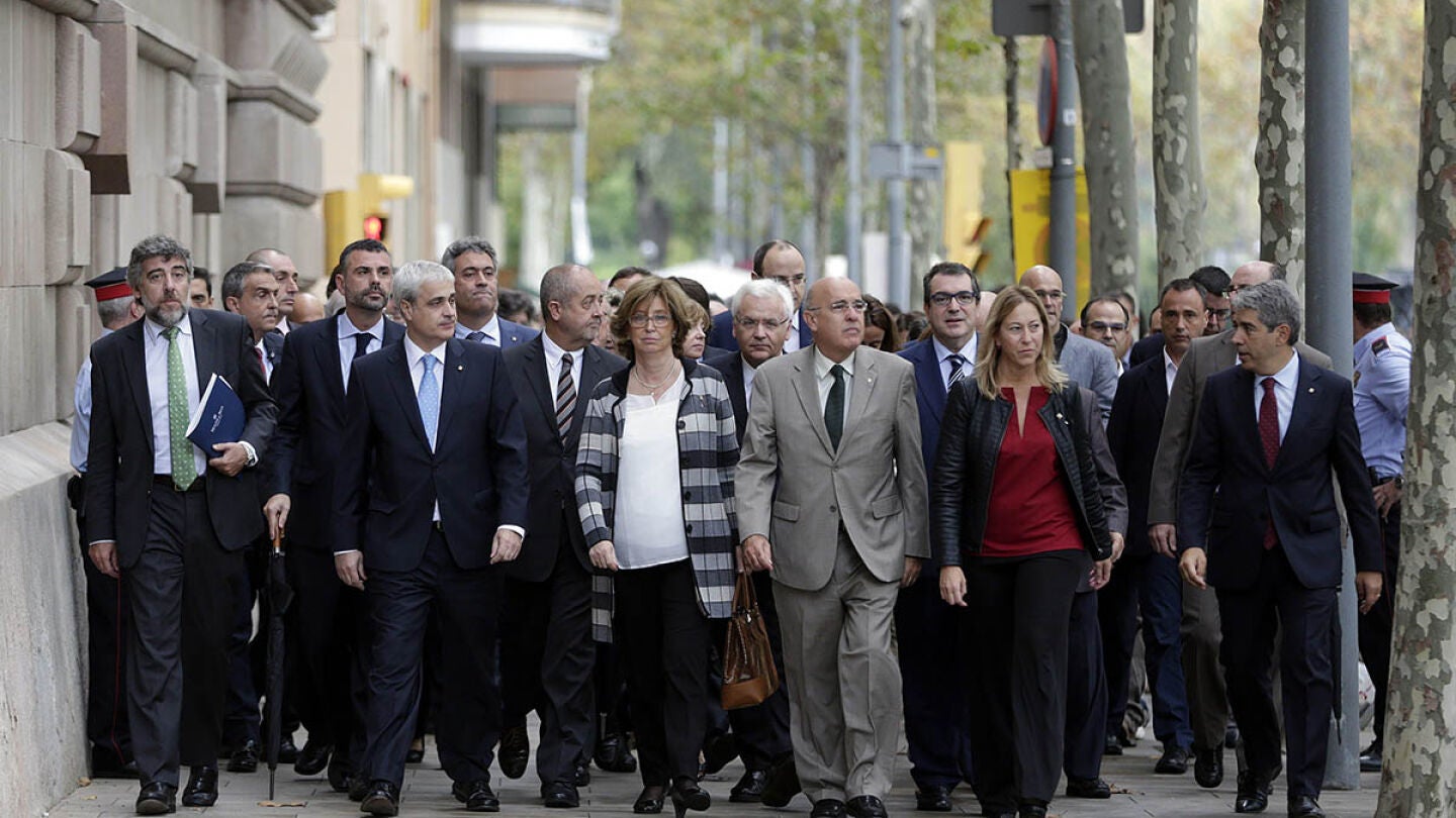 Miembros del Govern, Junts Pel S&iacute; y la CUP acompa&ntilde;an a Rigau