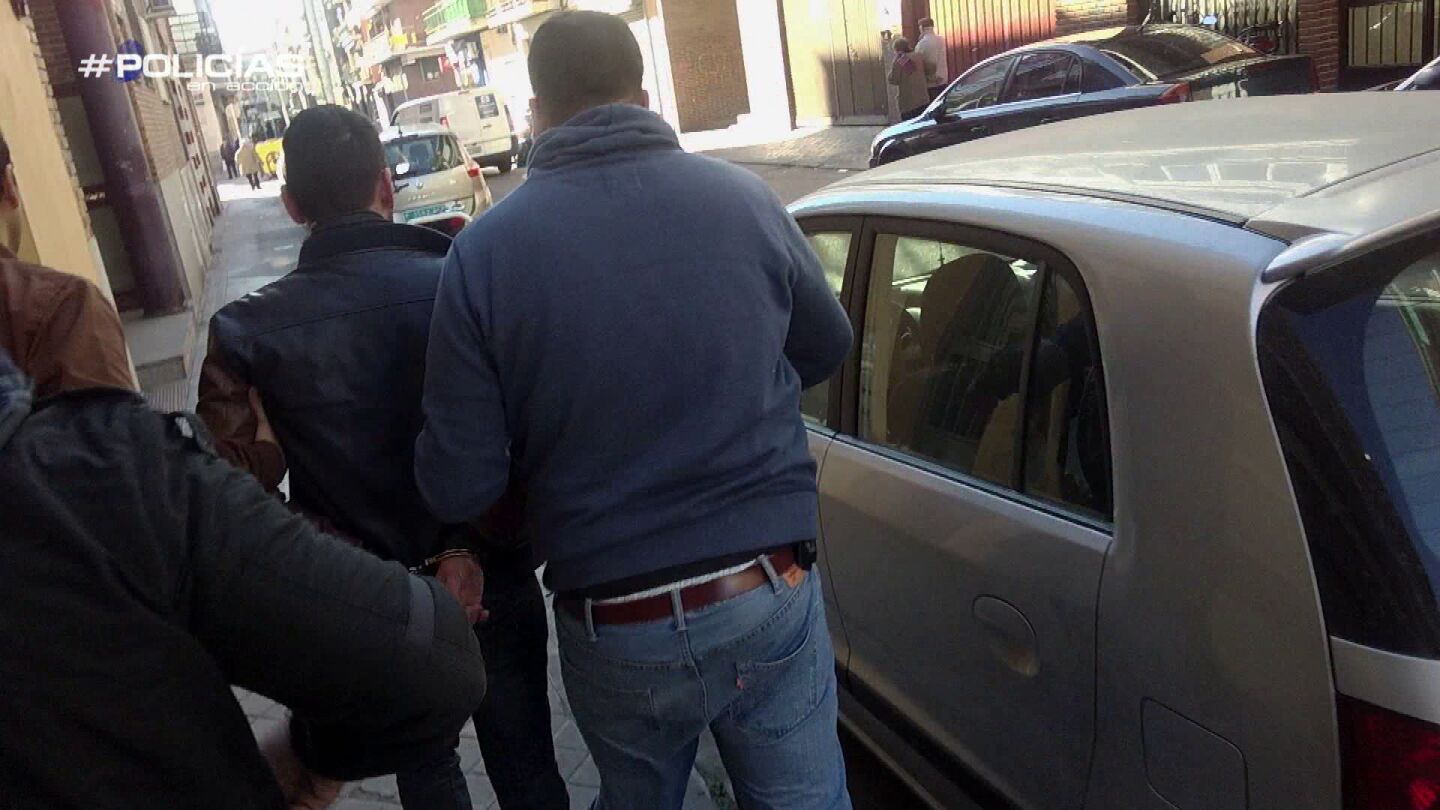 La Polic&iacute;a se enfrenta a los ciudadanos por el robo de una moto por unos j&oacute;venes gitanos