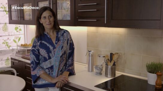 Carmen, muy contenta con su nueva cocina