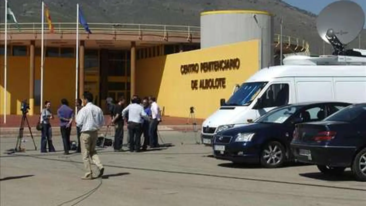 Imagen del exterior del centro penitenciario de Albolote, en Granada Imagen del exterior del centro penitenciario de Albolote, en Granada
