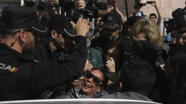 Isabel Pantoja sale de los juzgados Isabel Pantoja sale de los juzgados