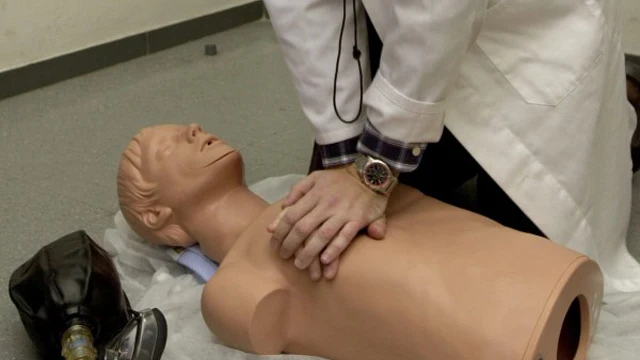 Maniobra de reanimación cardiopulmonar Maniobra de reanimación cardiopulmonar