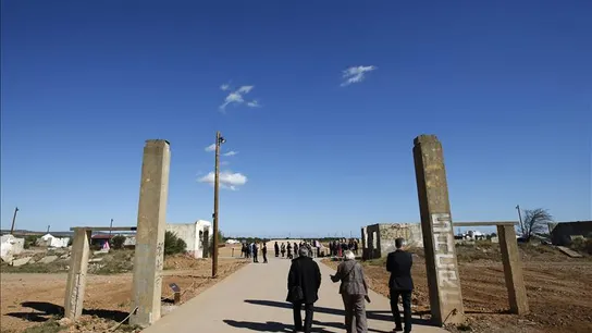 El primer ministro francés, Manuel Valls, inaugura el memorial del campo de concentración de Rivesaltes El primer ministro francés, Manuel Valls, inaugura el memorial del campo de concentración de Rivesaltes