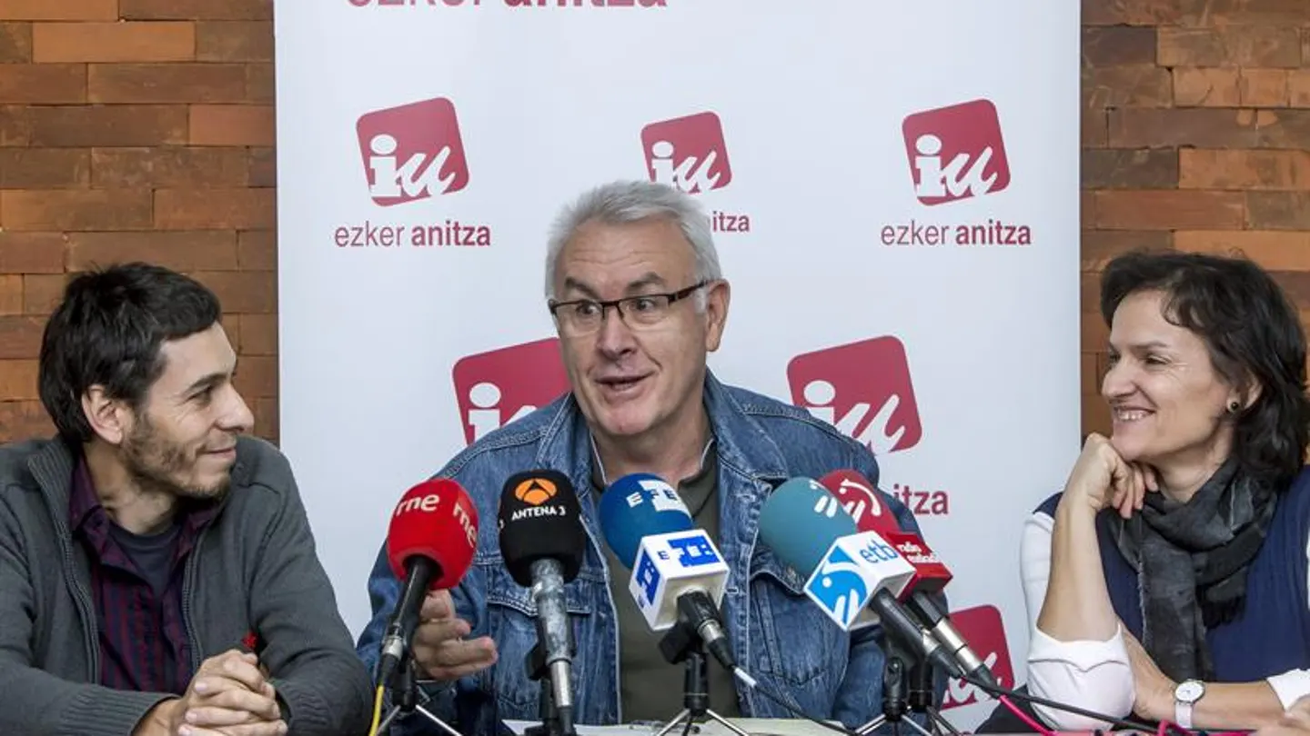 Cayo Lara en la fiesta del 80 aniversario del Partido Comunista Cayo Lara en la fiesta del 80 aniversario del Partido Comunista