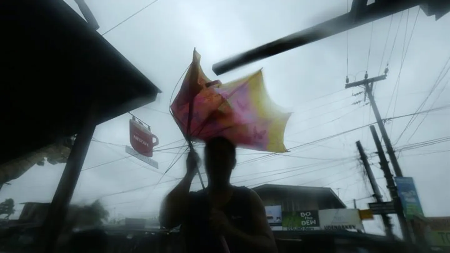 El tifón Koppu toca tierra al norte de Filipinas El tifón Koppu toca tierra al norte de Filipinas