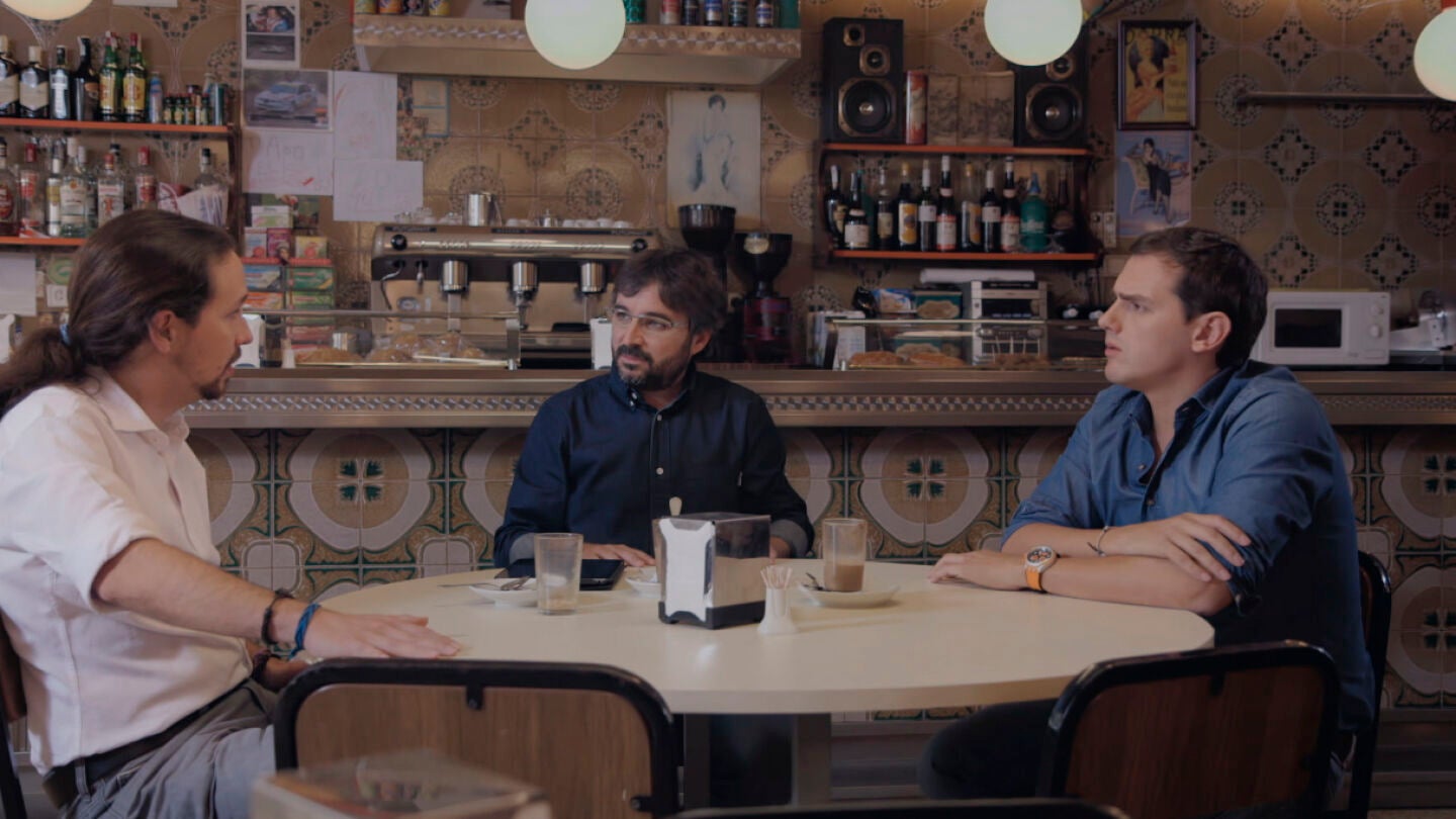 Pablo Iglesias a Albert Rivera, en el cuestionario de Jordi &Eacute;vole: "Como esto siga as&iacute; nos presentamos juntos a las elecciones"