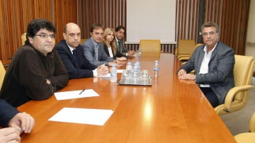 El empresario Enrique Ortiz, durante la reunión con los miembros del equipo de gobierno del ayuntamiento