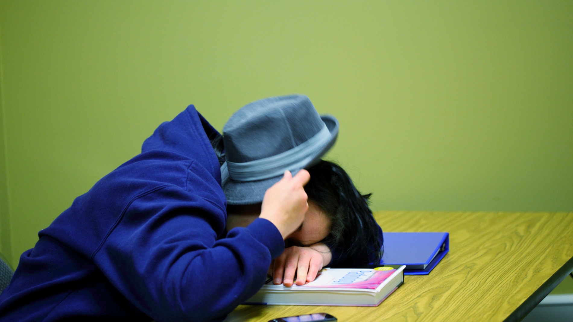 Los adolescentes duermen menos según cum