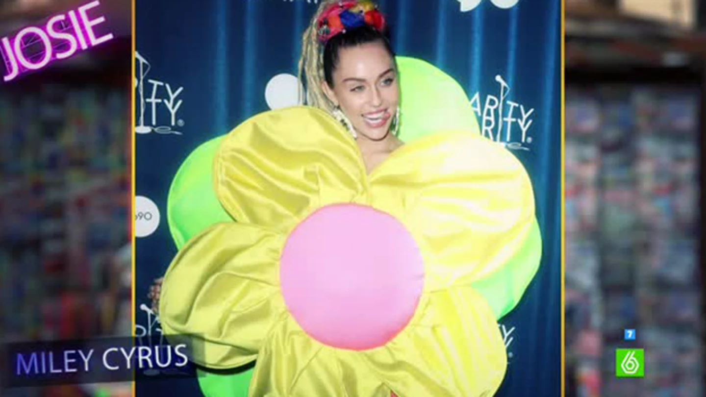 Agatha Ruiz de la Prada viste a Miley Cyrus Agatha Ruiz de la Prada viste a Miley Cyrus