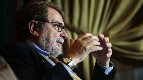 Juan Luis Cebrián durante una entrevista Juan Luis Cebrián durante una entrevista